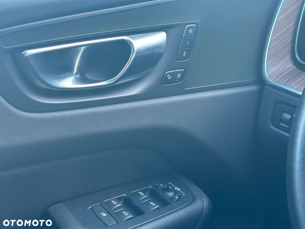 Volvo XC 60 B5 B AWD Geartronic Momentum Pro - 22