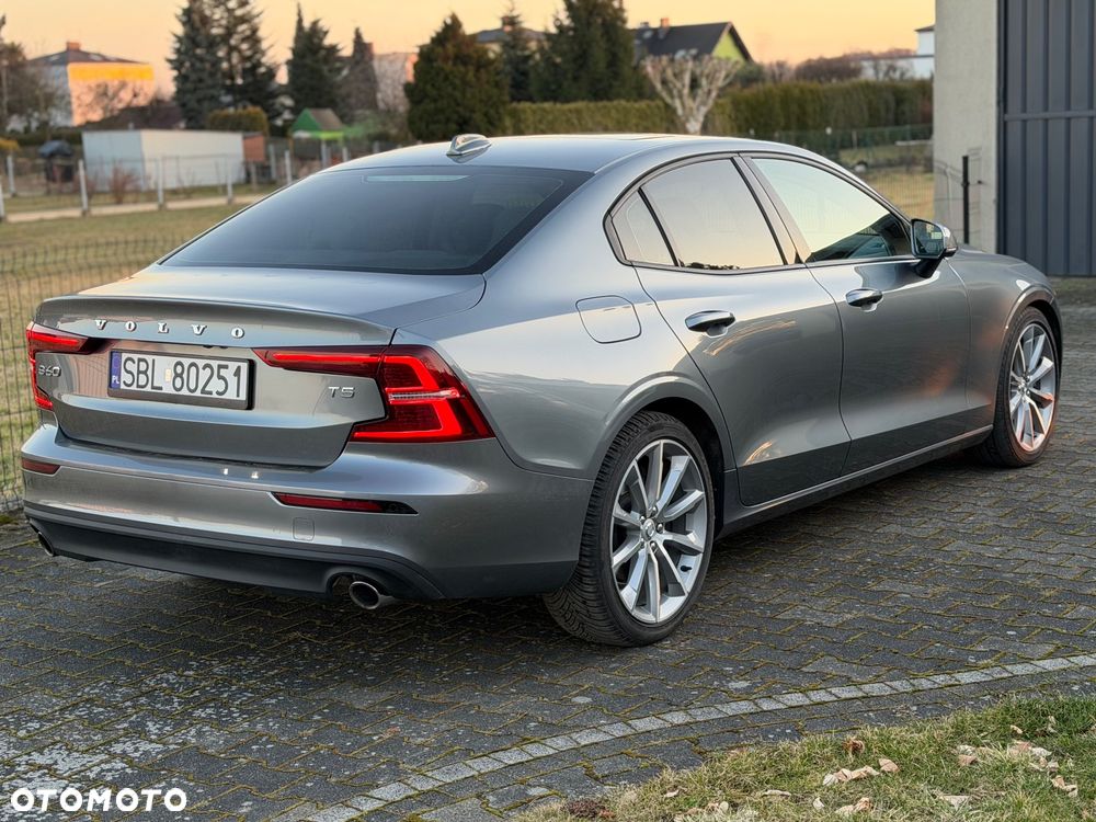 Volvo S60 T5 Momentum Pro - 4