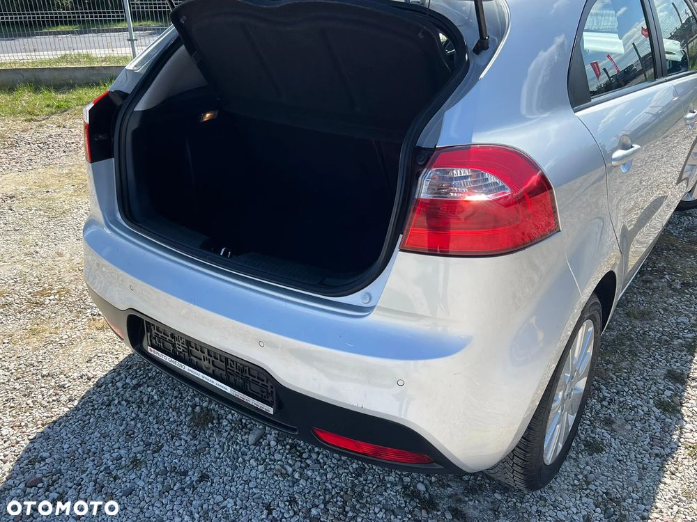 Kia Rio 1.2 Dream Team Edition - 8