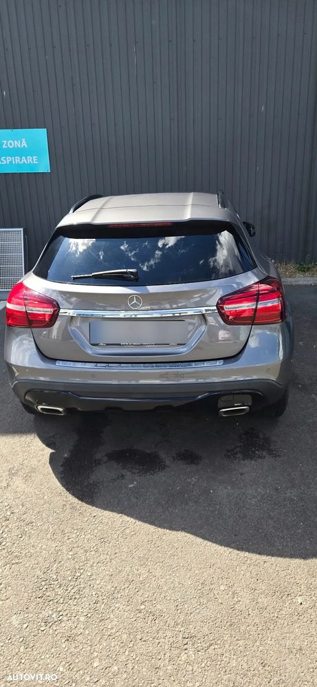 Mercedes-Benz GLA 220 d 7G-DCT - 2