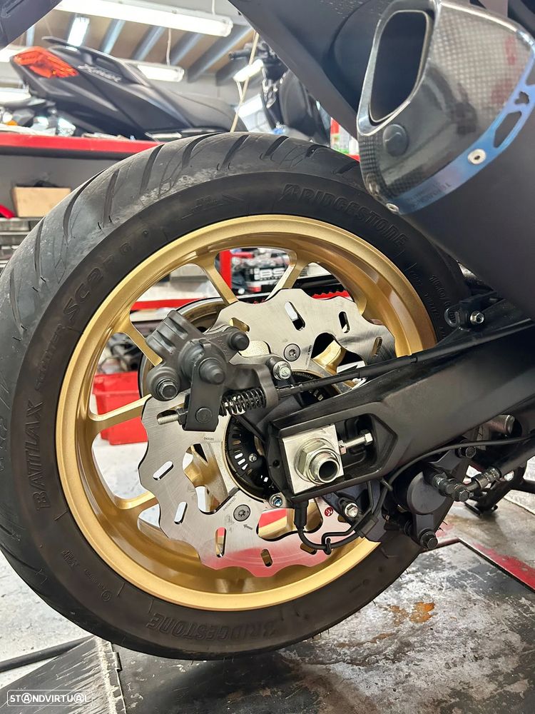 Yamaha TMAX - 16