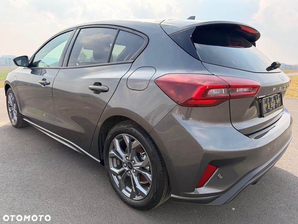 Ford Focus 1.0 EcoBoost Hybrid ST-LINE - 4