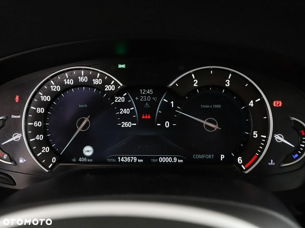 BMW Seria 5 520d - 23