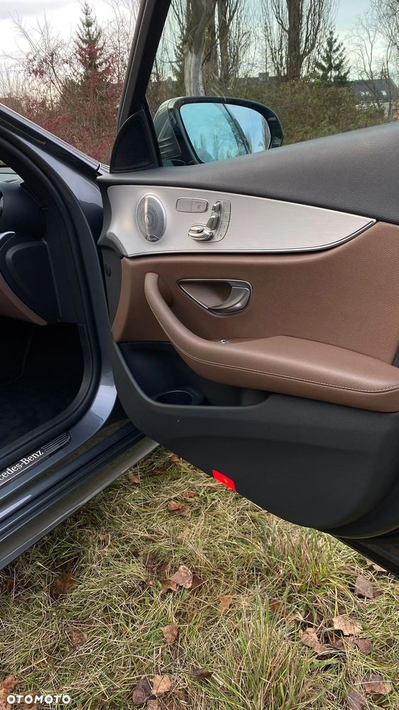 Mercedes-Benz Klasa E 220 d 9G-TRONIC - 25