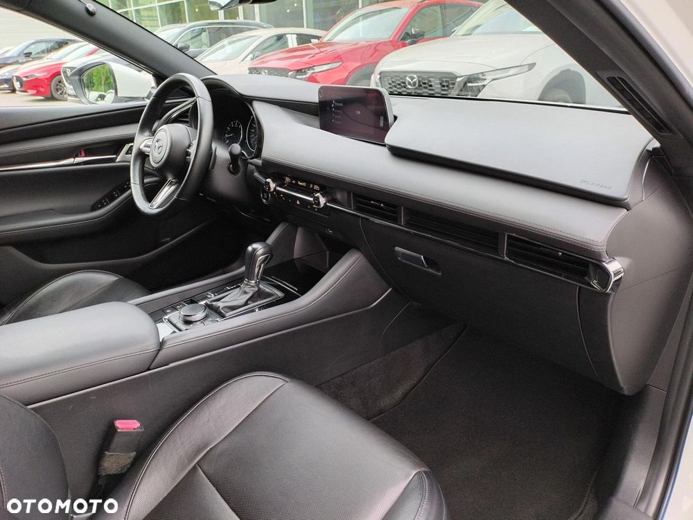Mazda 3 2.0 mHEV Hikari - 31