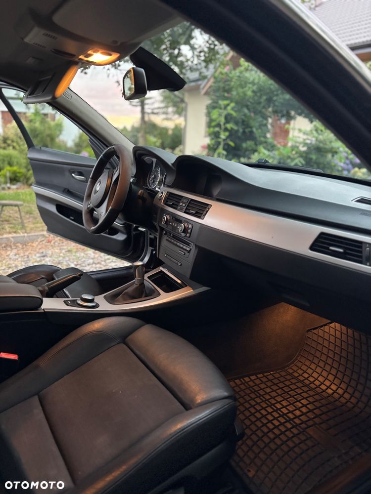 BMW Seria 3 325i - 20