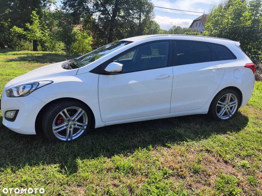 Hyundai i30 1.6 CRDi Fifa World Cup Edition - 3
