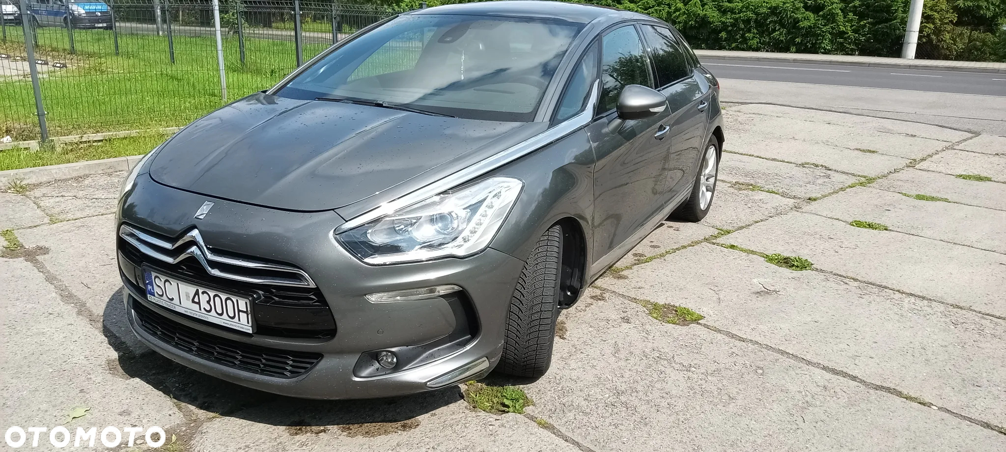 Citroën DS5 e-HDi 115 EGS6 SoChic - 3