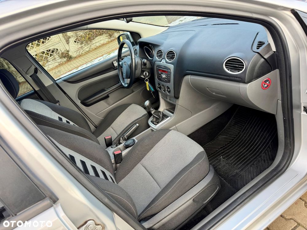 Ford Focus 1.8 Style+ - 15