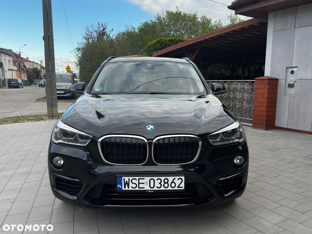 BMW X1 xDrive20i Sport Line - 3
