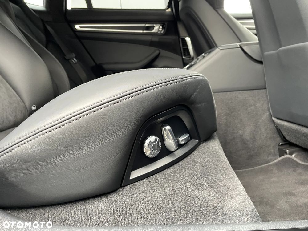 Porsche Panamera - 23
