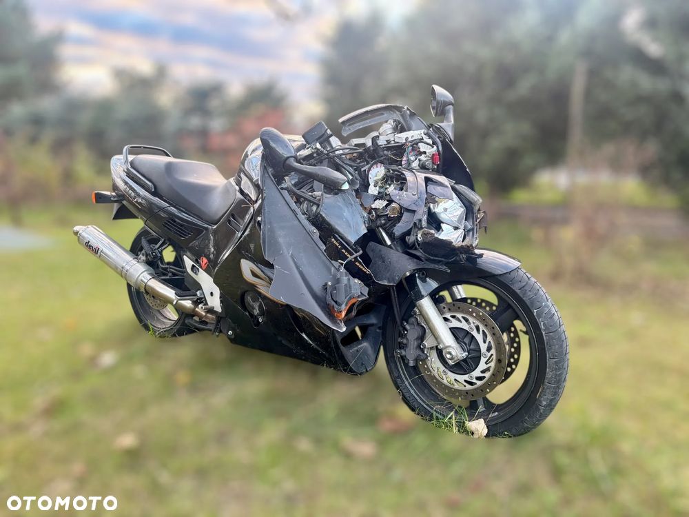 Honda CBR - 1