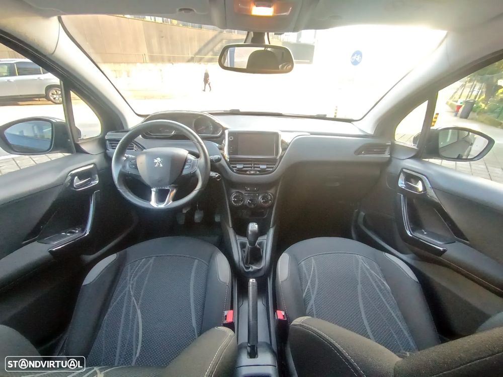 Peugeot 208 1.4 HDi Allure - 12