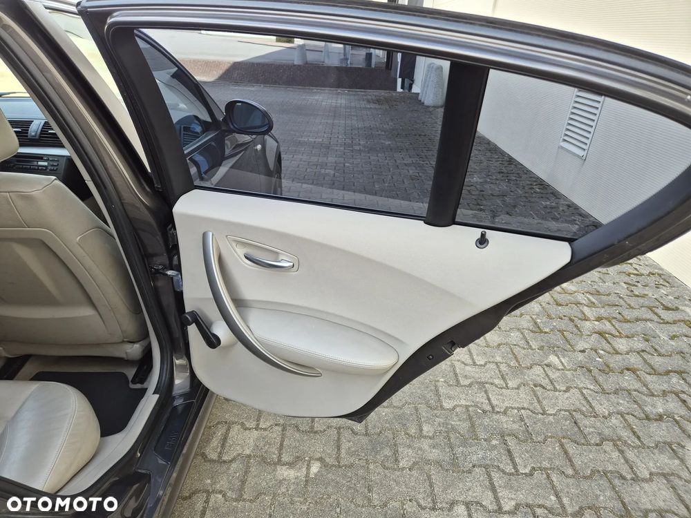 BMW Seria 1 116i - 30