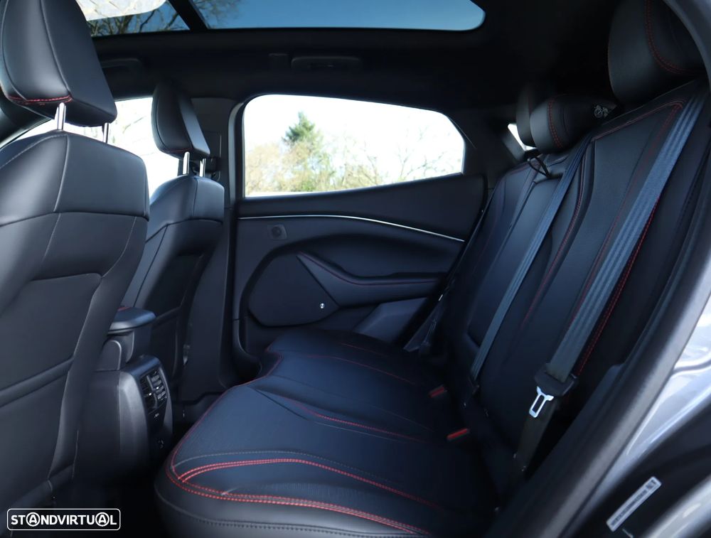 Ford Mustang Mach-E AWD PREMIUM - 22