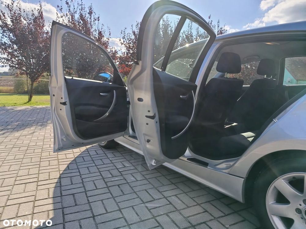 BMW Seria 1 116i - 11