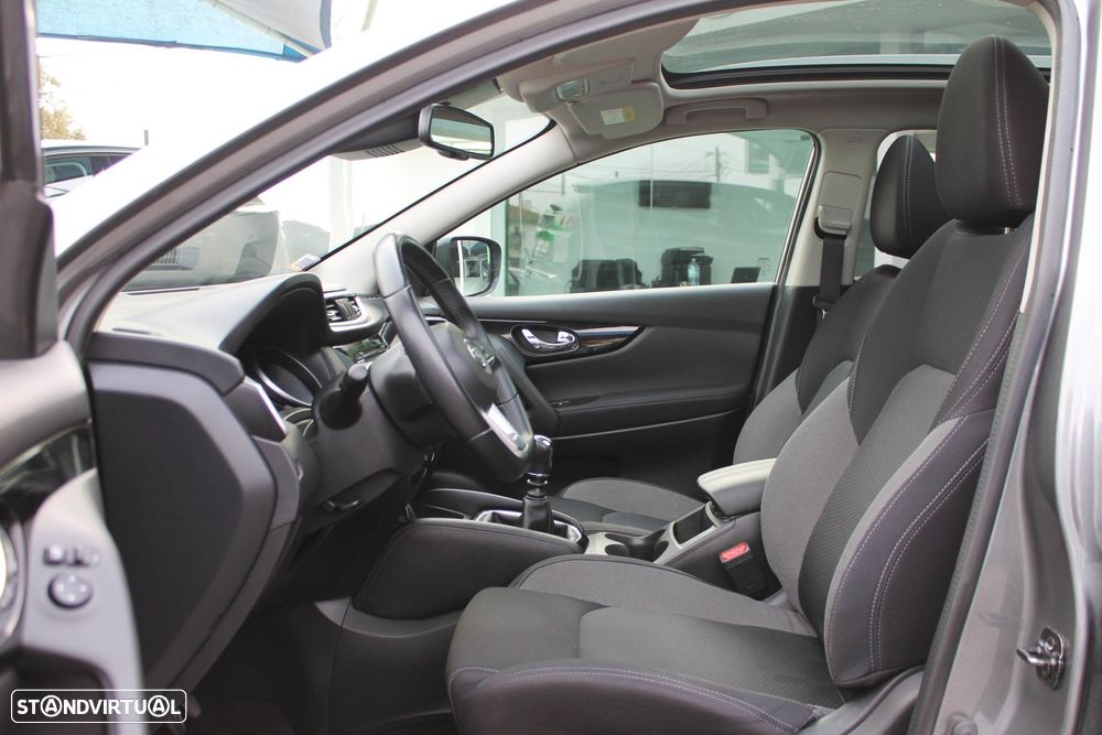 Nissan Qashqai 1.5 dCi N-Connecta J18+Led - 41