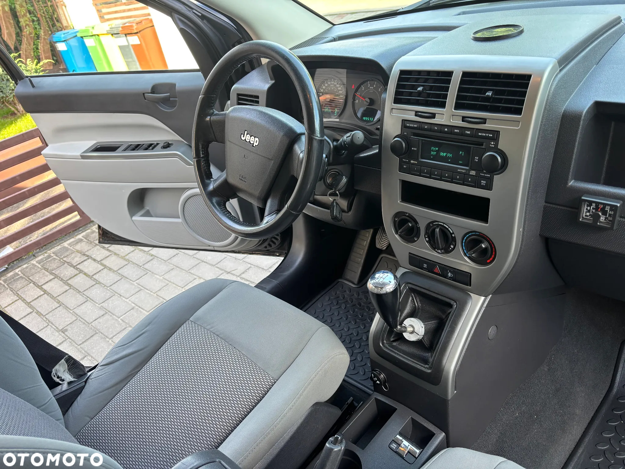 Jeep Compass - 26