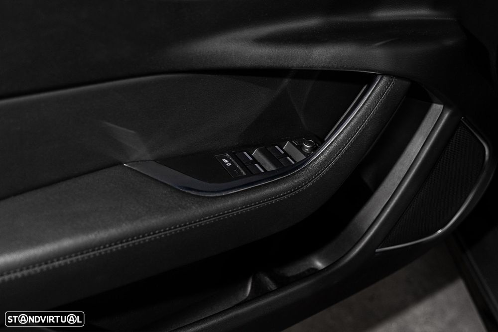 Jaguar XE 2.0 D200 R-Dynamic Black - 31