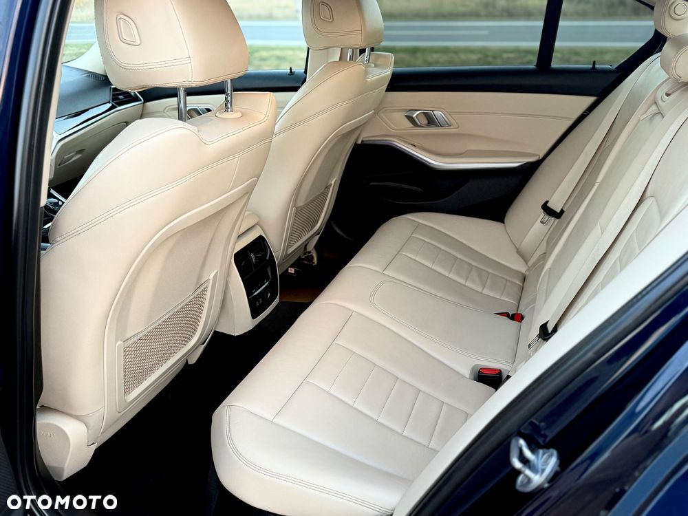 BMW Seria 3 320i GPF Sport Line - 11