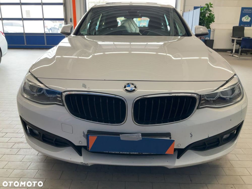 BMW 3GT 318d Sport Line - 11