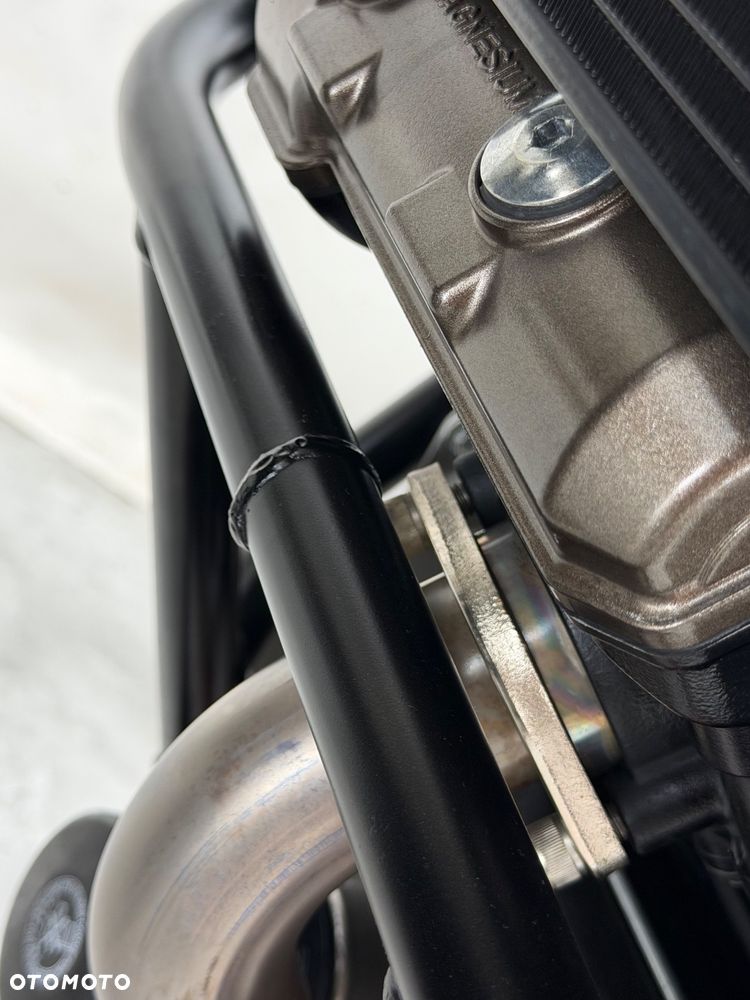 Suzuki V-STROM - 24