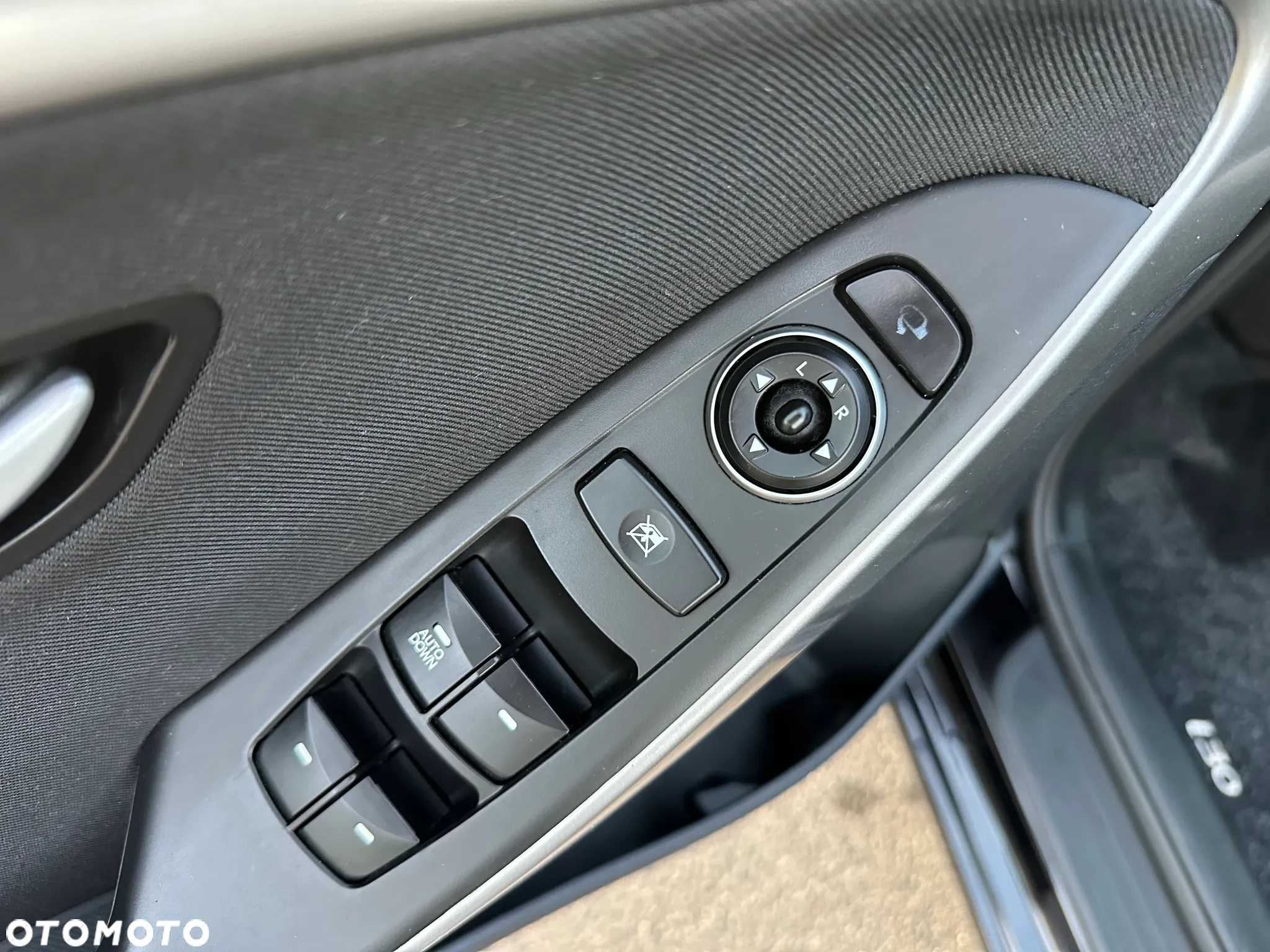 Hyundai i30 i30cw 1.6 Fifa World Cup Edition - 23
