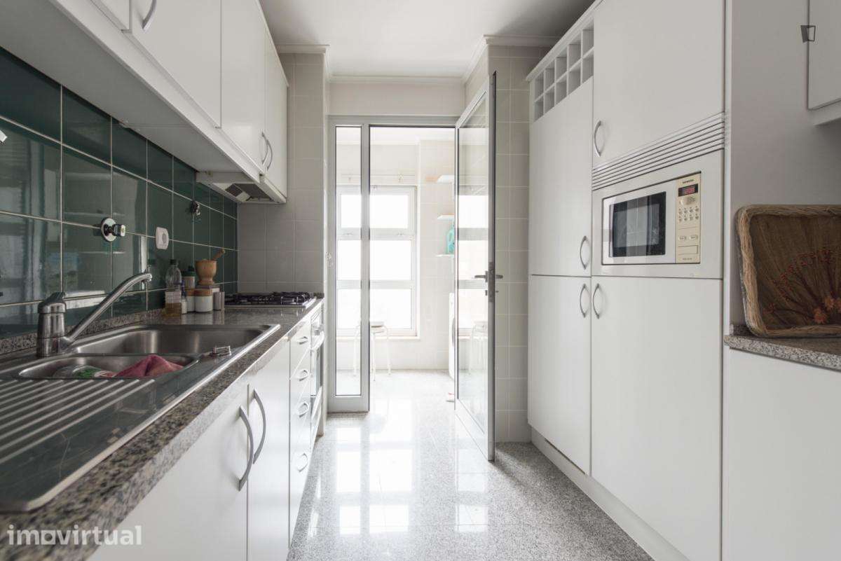 Apartamento com 1 quartos - localizado em Lumiar Lisbon - Grande imagem: 2/21