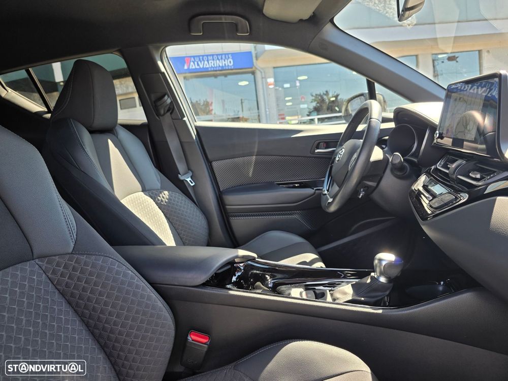 Toyota C-HR 1.8 Hybrid Square Collection - 25