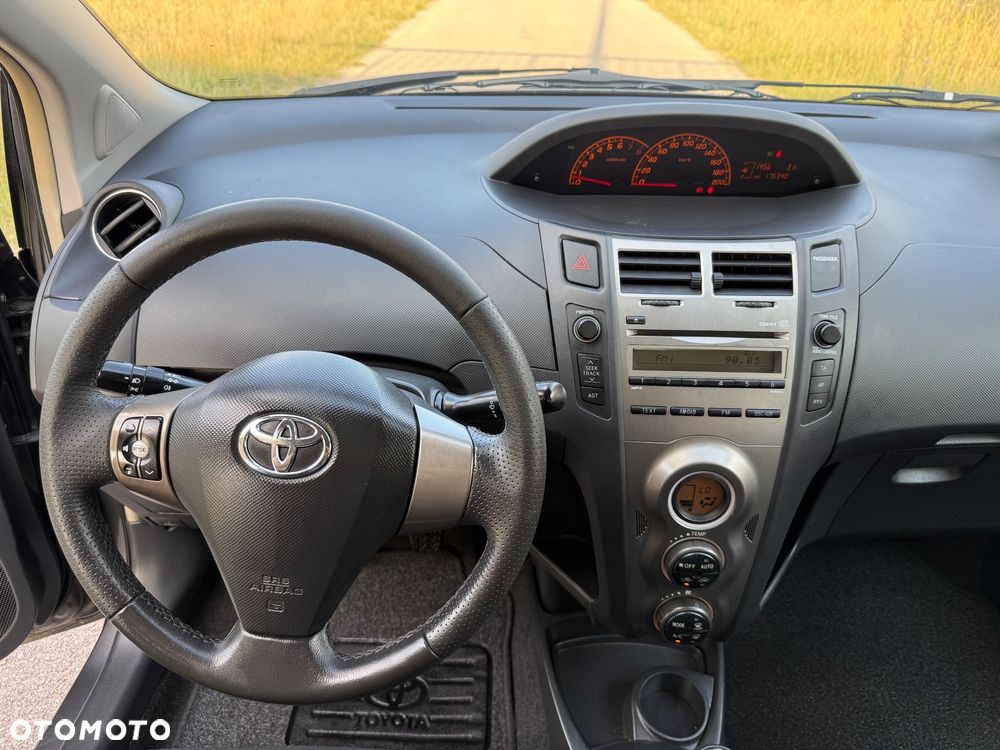 Toyota Yaris 1.33 2010 - 18