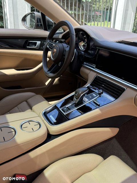 Porsche Panamera 4 E-Hybrid - 9