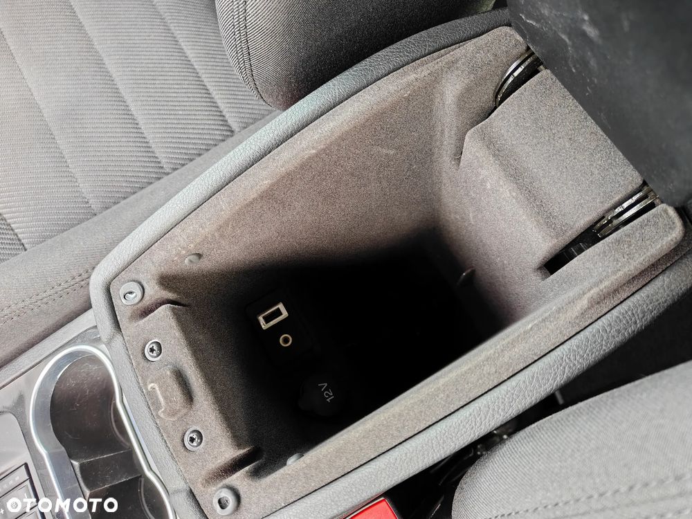 Ford S-Max 2.0 TDCi DPF Titanium - 32