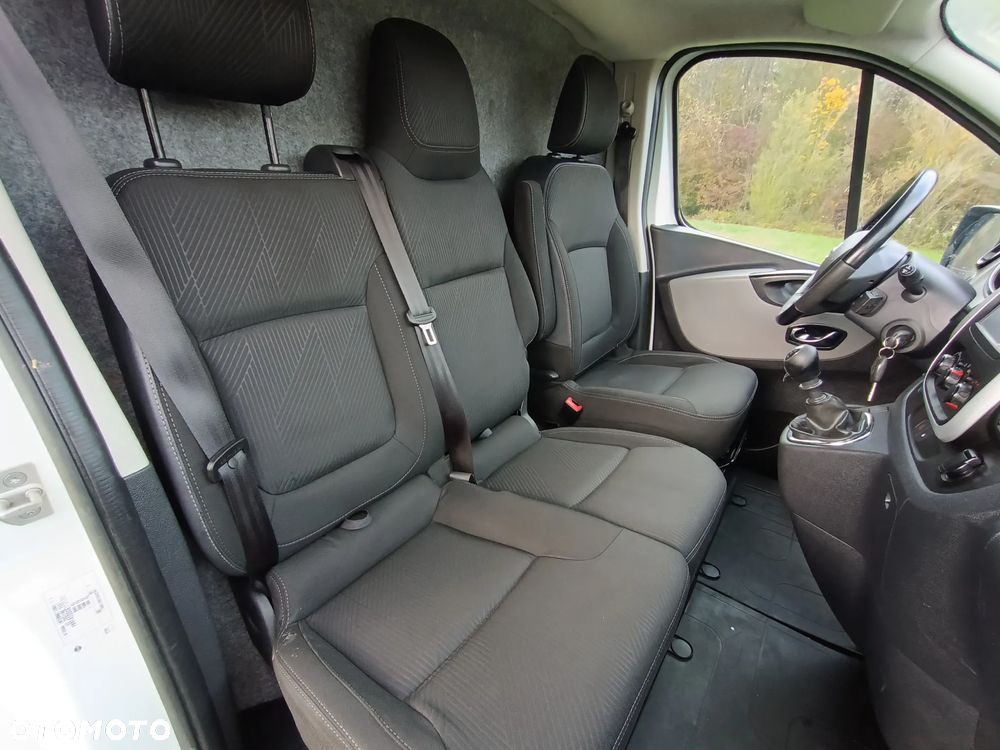 Nissan Nv300 LONG L2H1 jak Trafic, Vivaro 1.6 diesel dCi 125 manual 2018 rok STAN BDB Gotowy do jazdy!!! - 5