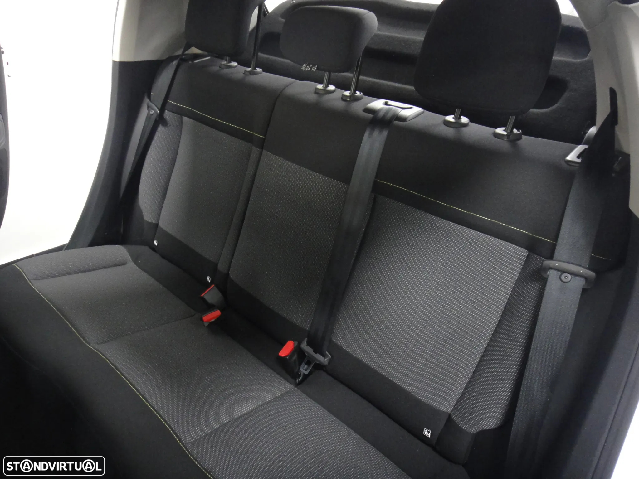 Citroën C3 1.2 PureTech Shine - 15