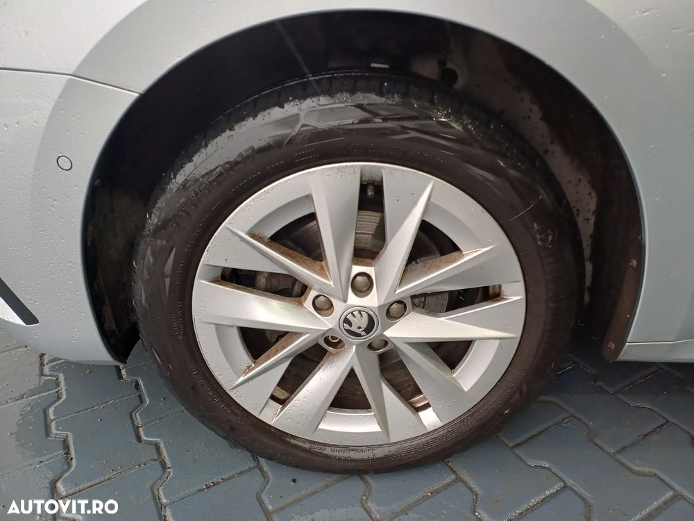 Skoda Octavia 2.0 TDI DSG Style - 4