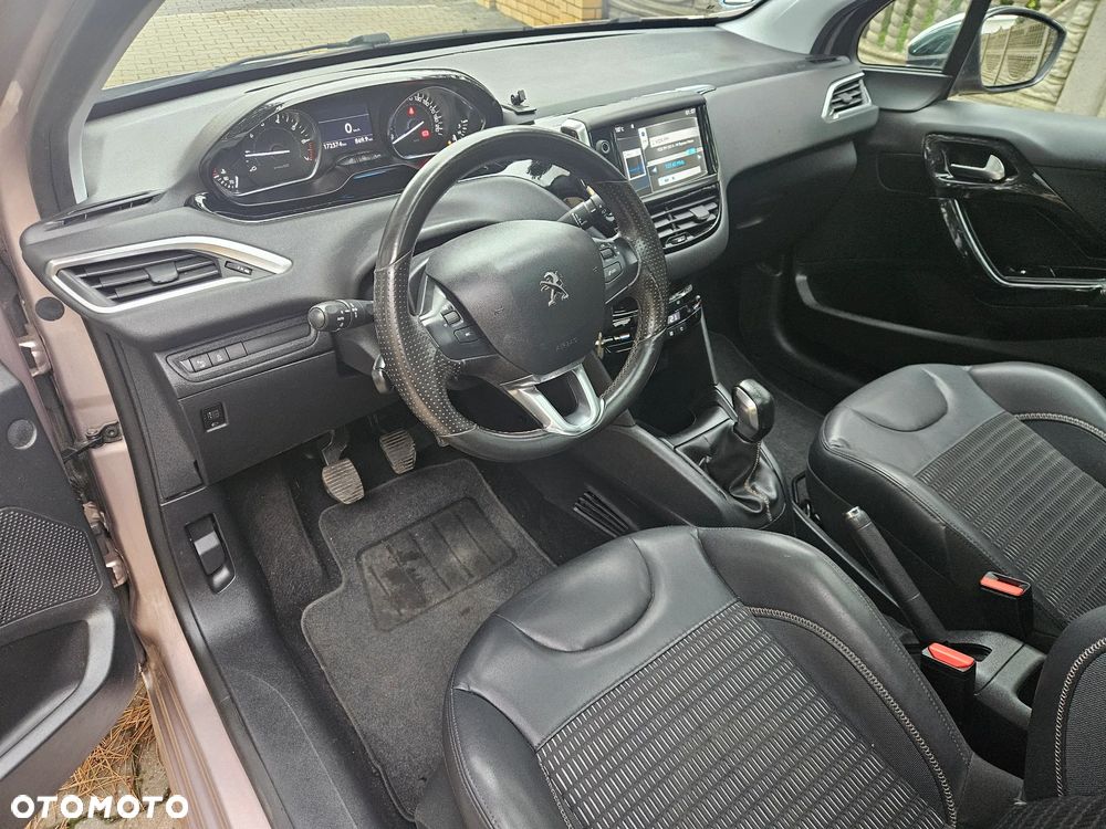Peugeot 208 95 VTI Allure - 31