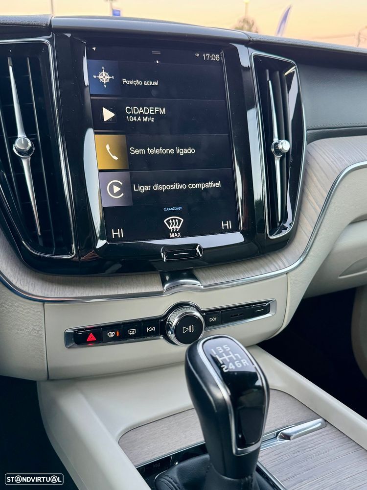 Volvo XC 60 2.0 D3 Momentum Plus - 14