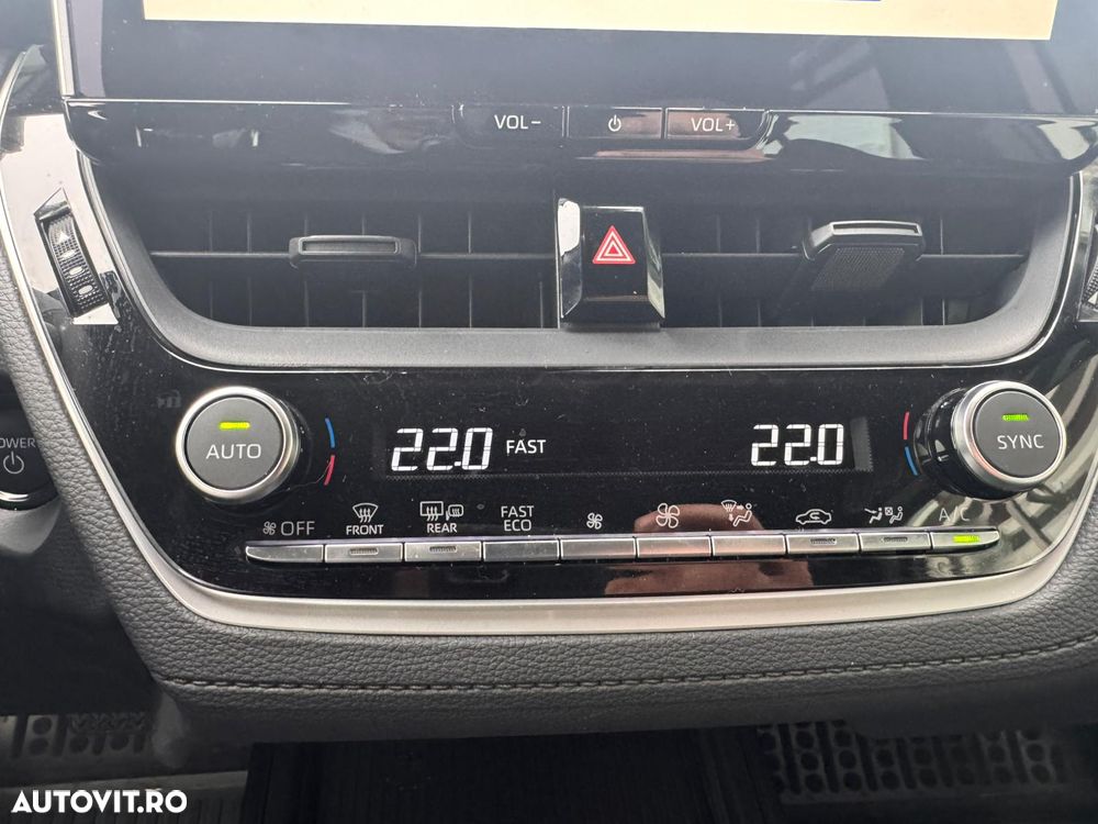 Toyota Corolla Cross - 18