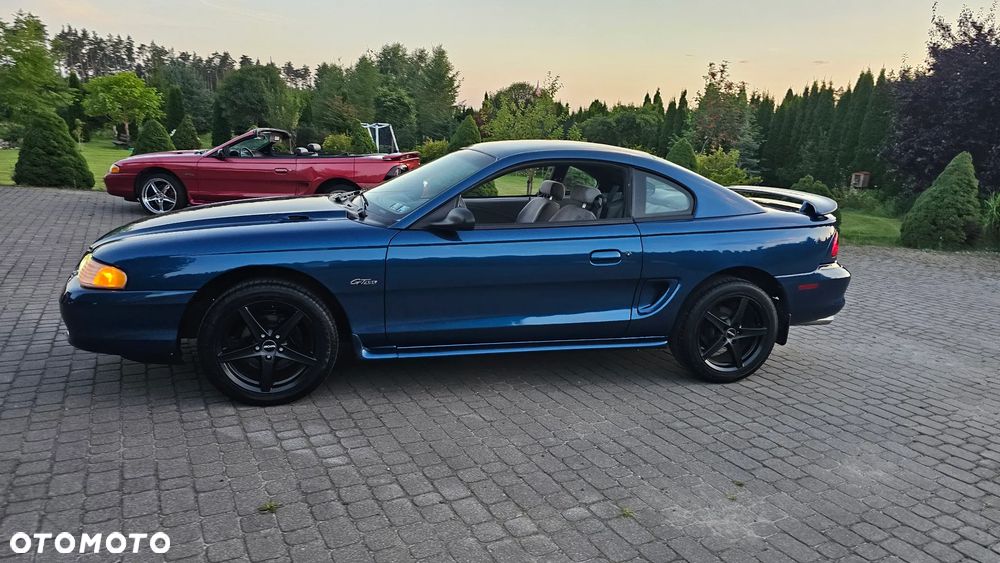 Ford Mustang - 7