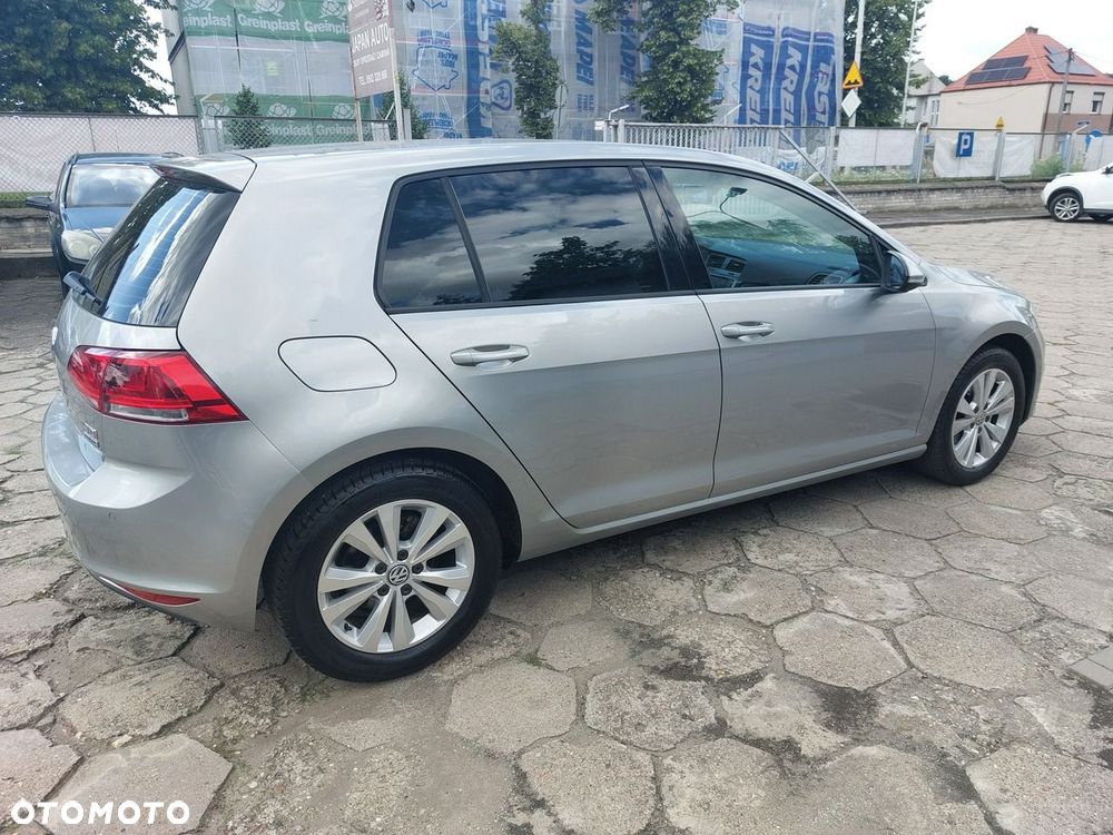 Volkswagen Golf - 10