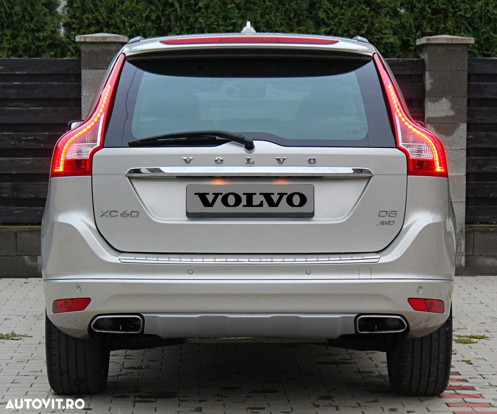 Volvo XC 60 D5 AWD Geartronic Summum - 10