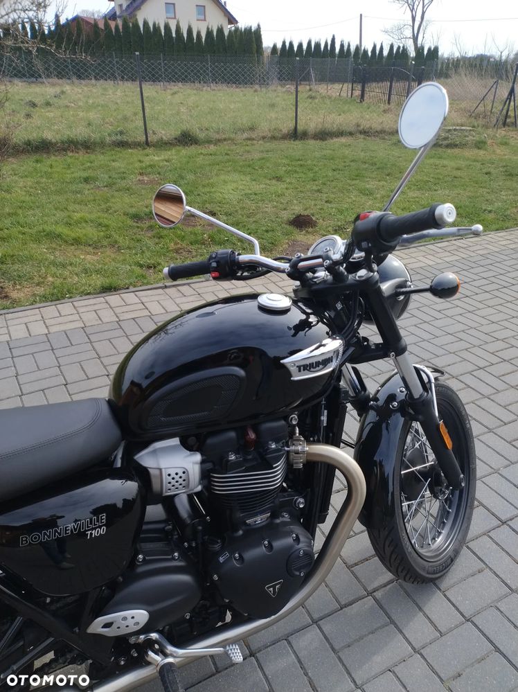 Triumph Bonneville - 6
