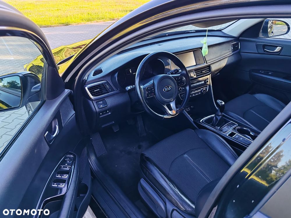 Kia Optima - 11
