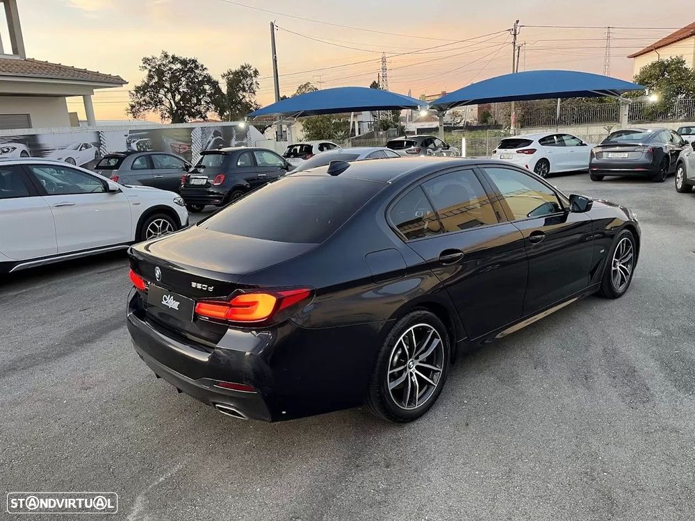BMW 520 d Pack Desportivo M Auto - 43