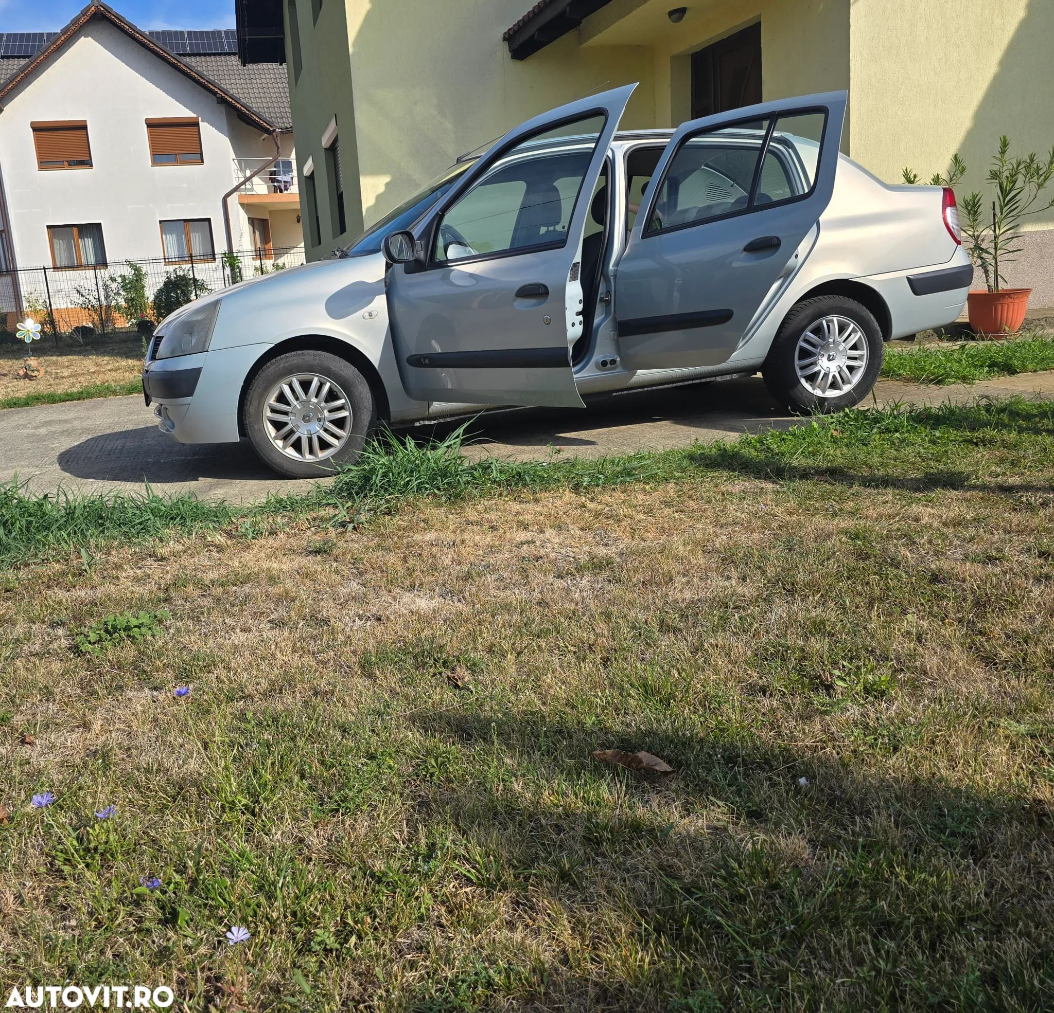 Renault Symbol - 1