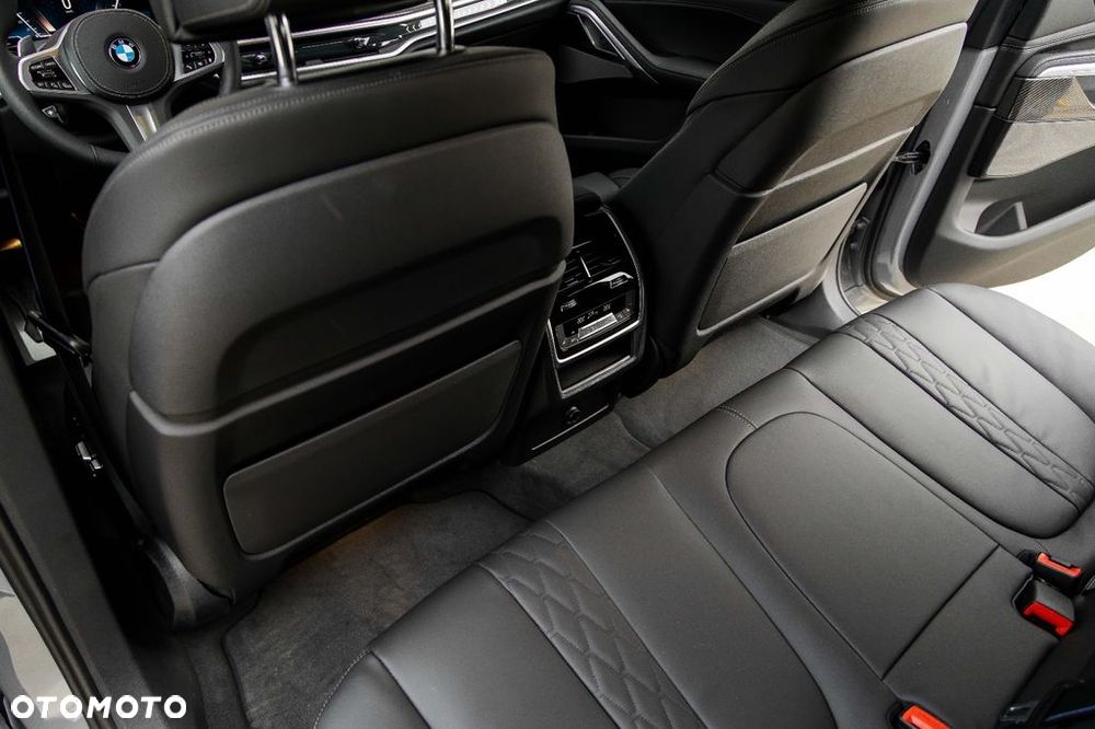 BMW X6 xDrive30d mHEV - 16