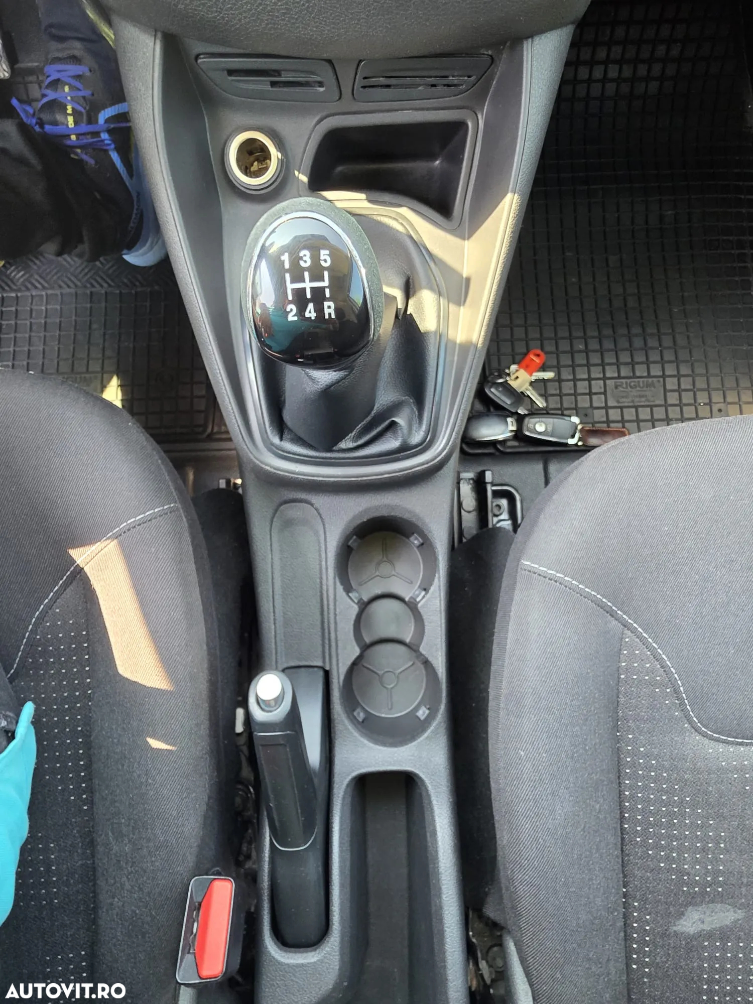 Ford Transit Courier - 8