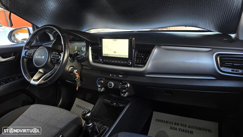 Kia Stonic 1.2 MPi Dynamic — fotografia 20