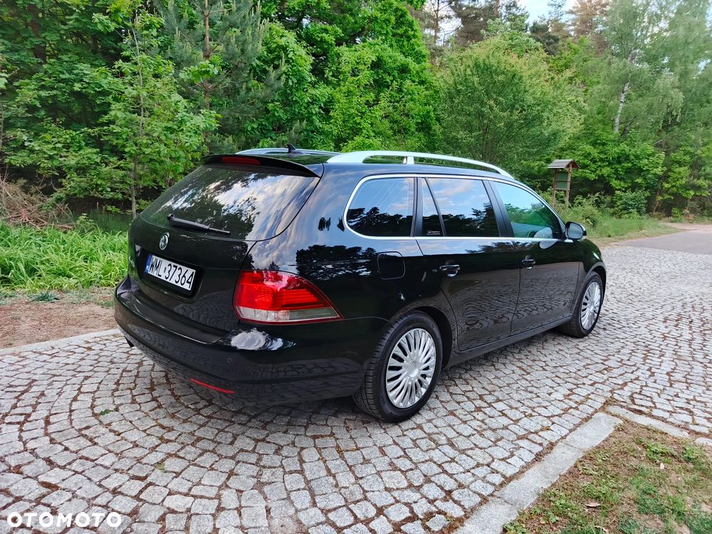 Volkswagen Golf 2.0 TDI DPF Highline - 24