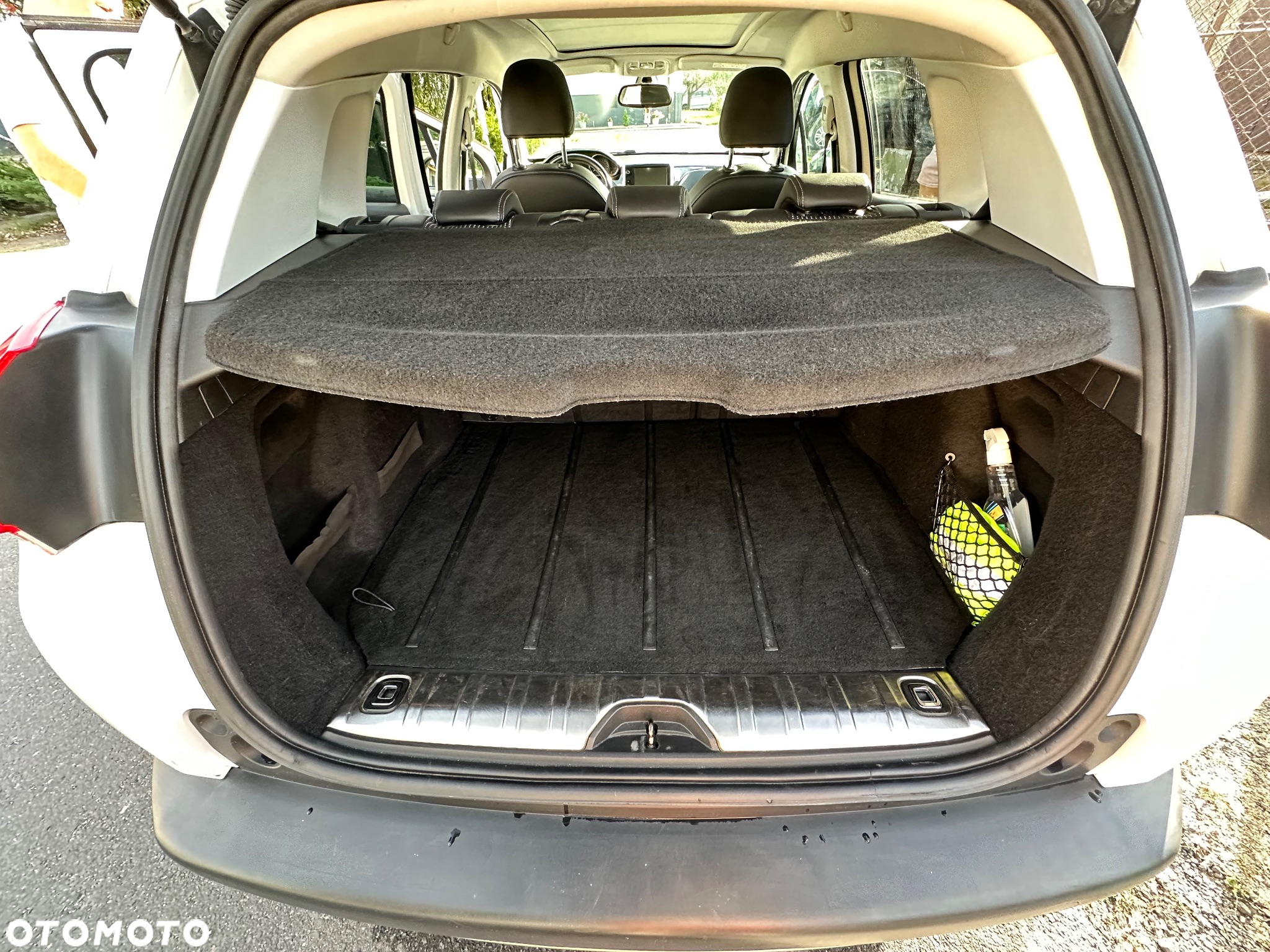 Peugeot 2008 1.6 e-HDi Allure S&S - 14